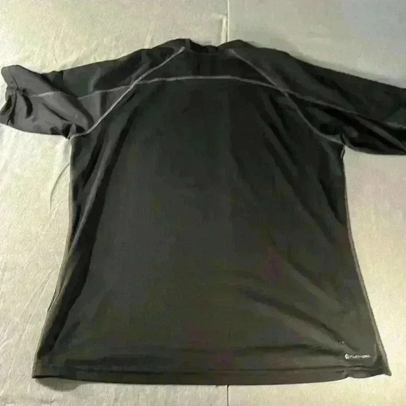 4 The North Face men's flash dry black and gray  T-shirts size small - Picture 5 of 11
